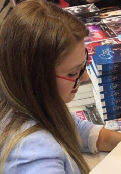 Özlem Çorapçı Özlem Çorapçı