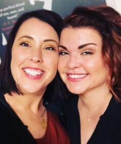 Christina Lauren (Christina Hobbs ve Lauren Billings) Christina Lauren (Christina Hobbs ve Lauren Billings)