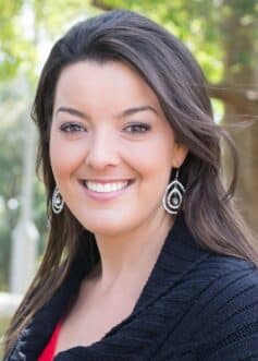 Lynette Noni Lynette Noni